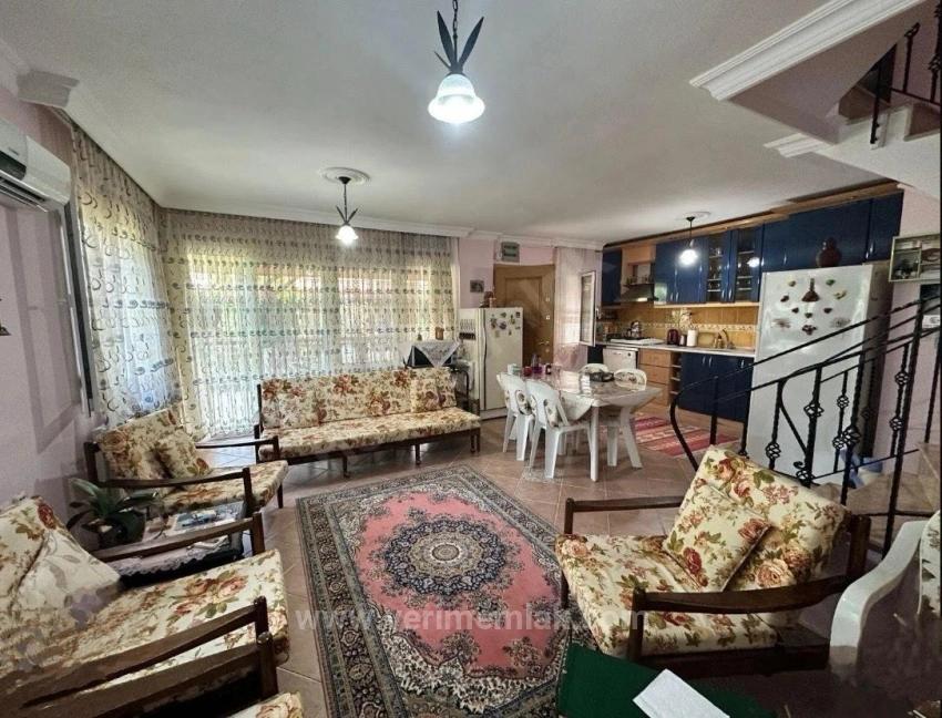 Ürkmez De Merkezinde Denize 400M Bahçeli Satılık 5+1 Villa