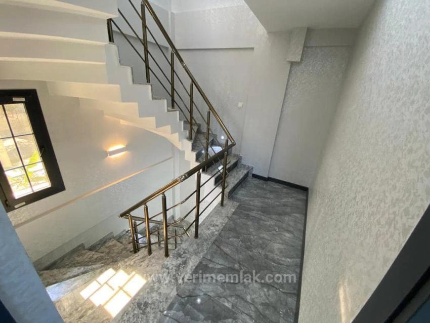 Gümüldür De Denize 50M2 Havuzlu Bahçeli Satılık Yazlık Villa