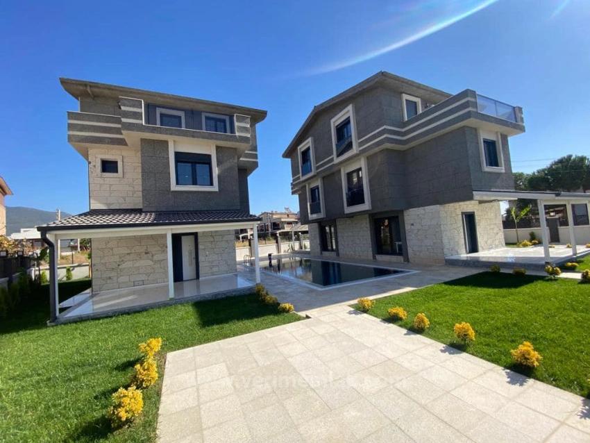 Gümüldür De Denize 50M2 Havuzlu Bahçeli Satılık Yazlık Villa