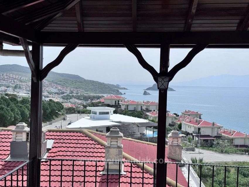 Seferihisar Atatürk Mah.’de Kesintisiz Deniz Manzaralı Müstakil 4+1 Villa