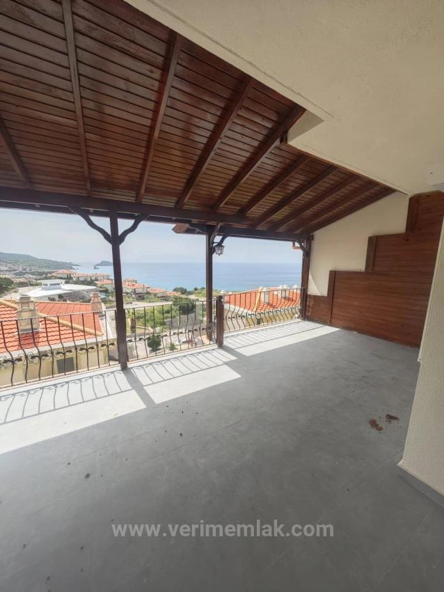 Seferihisar Atatürk Mah.’de Kesintisiz Deniz Manzaralı Müstakil 4+1 Villa