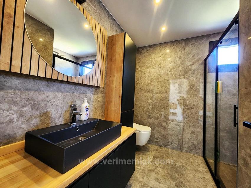 ​Seferihisar’da Modern Mimari: 3+1 Alttan Isıtmalı, Müstakil Bahçeli Keyif Villa