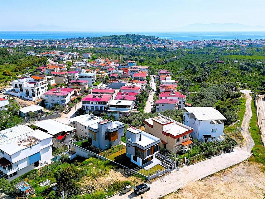 ​Seferihisar’da Modern Mimari: 3+1 Alttan Isıtmalı, Müstakil Bahçeli Keyif Villa