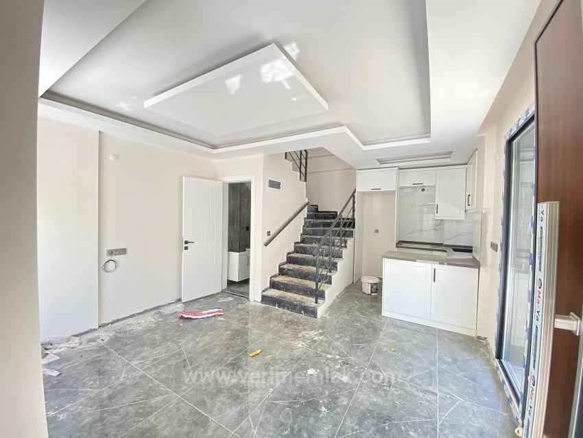 Seferihisar Ürkmez De Satılık Geniş Bahçeli 2+1 Villa