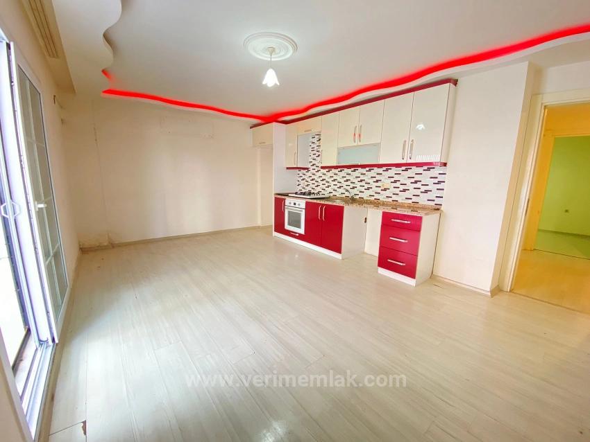 Seferihisar Ürkmez De Zemin Kat Denize 100M Satılık 3+1 Daire