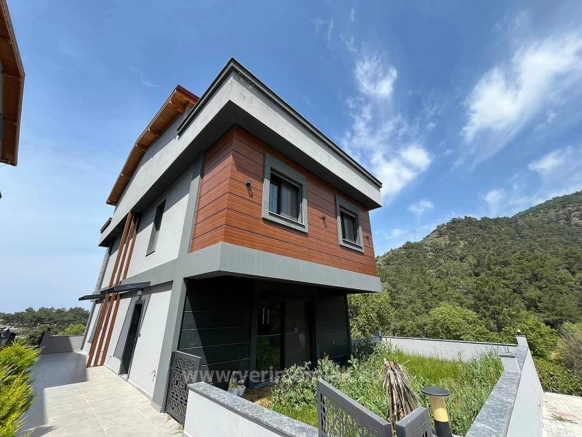 Özdere'de Denize Yürüme Mesafesinde Modern Mimarı Satılık 3+1 Villa