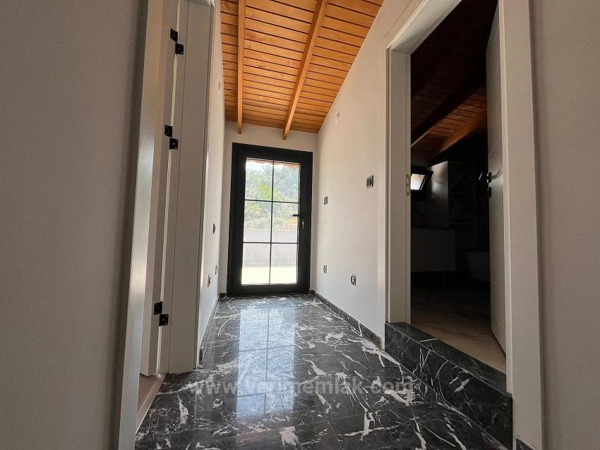 Özdere'de Denize Yürüme Mesafesinde Modern Mimarı Satılık 3+1 Villa