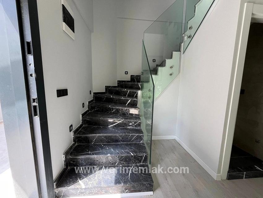 Menderes Özdere Çukuraltı Mah. Satılık 3+1 Villa - 280 m²