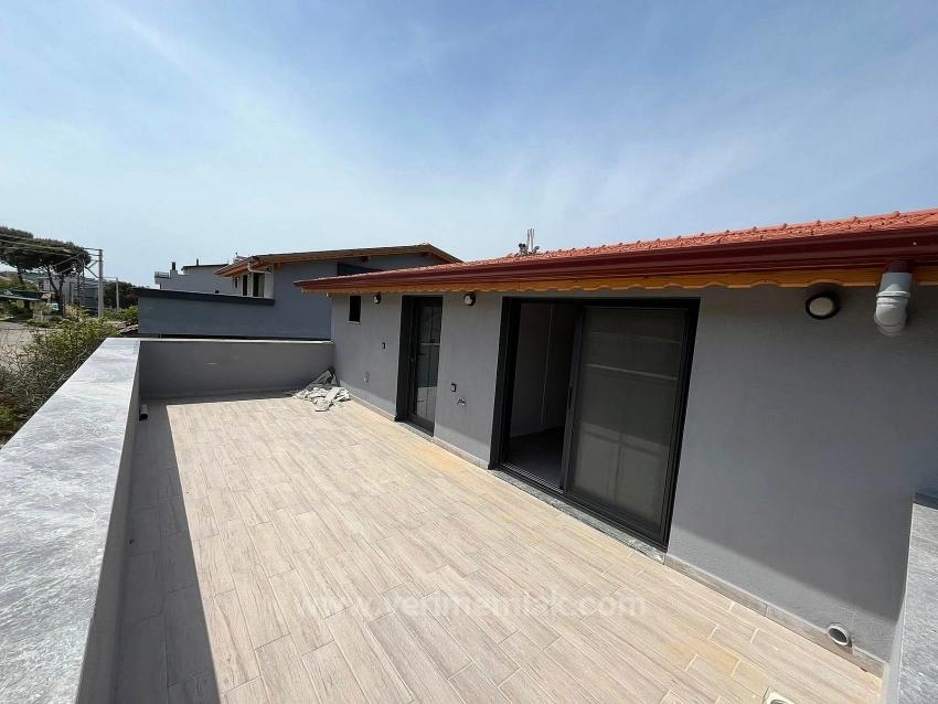 Özdere'de Denize Yürüme Mesafesinde Modern Mimarı Satılık 3+1 Villa