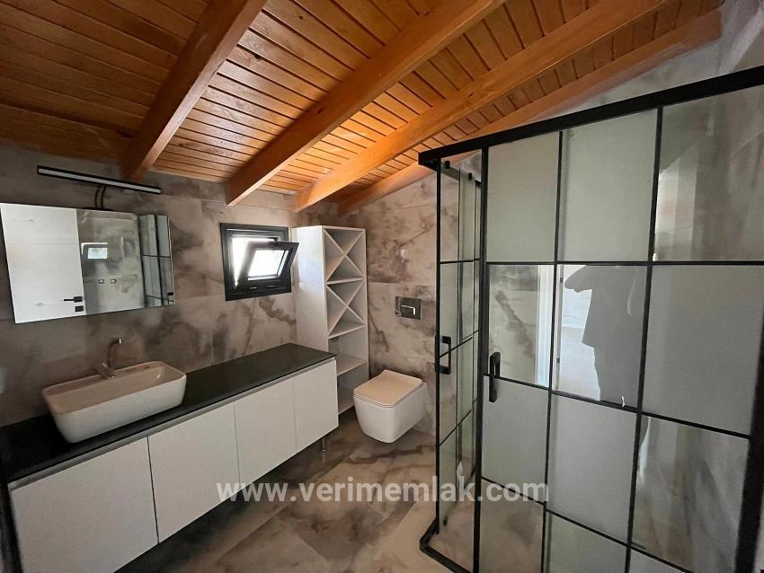 Menderes Özdere Çukuraltı Mah. Satılık 3+1 Villa - 280 m²