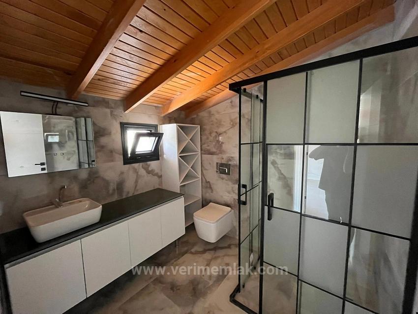 Özdere'de Denize Yürüme Mesafesinde Modern Mimarı Satılık 3+1 Villa