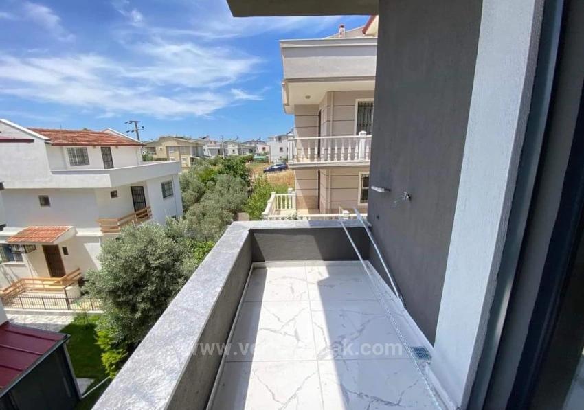 Özdere Çukuraltı Merkez'de Deniz Manzaralı Geniş Bahçeli Villa