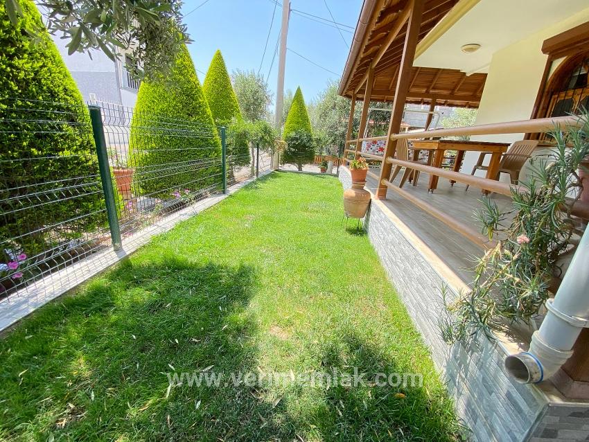 Seferihisar Doğanbey Payamlı Mah. Satılık 7+1 Villa - 217 m²