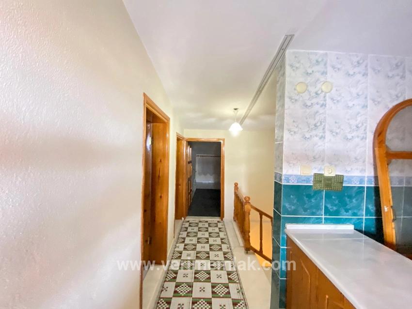 Seferihisar Doğanbey Payamlı Mah. Satılık 7+1 Villa - 217 m²