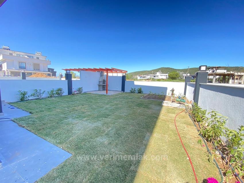 Doğanbey De Denize 500 Metre Yerden Isıtma Satılık 2+1 Villa