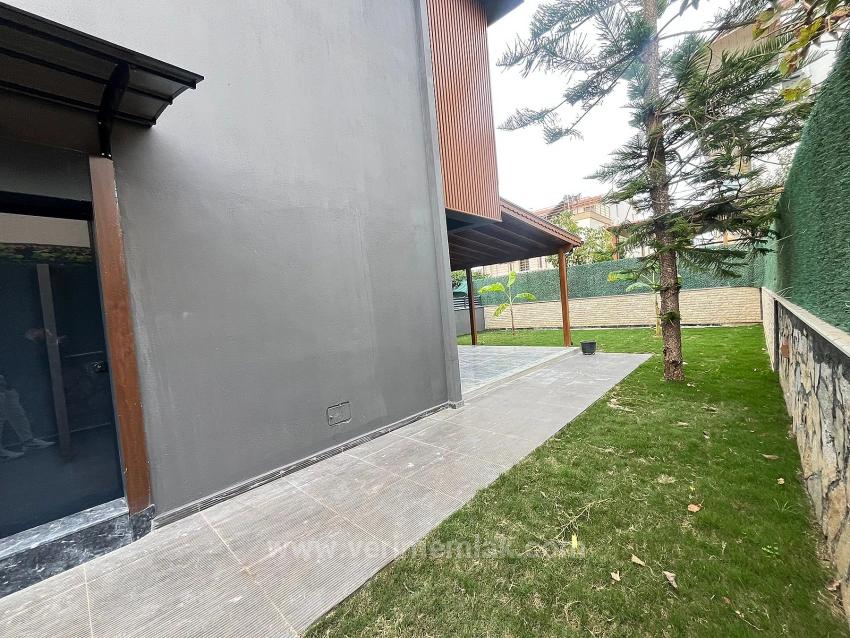 Özderede Denize 30Mt Geniş Bahçeli Ultra Lüx Villa