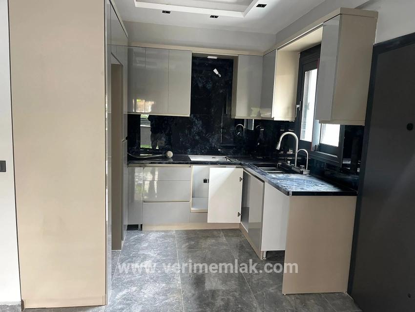 Menderes Özdere Orta Mah. Satılık 3+1 Villa - 220 m²