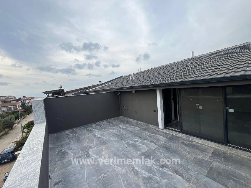 Menderes Özdere Orta Mah. Satılık 3+1 Villa - 220 m²