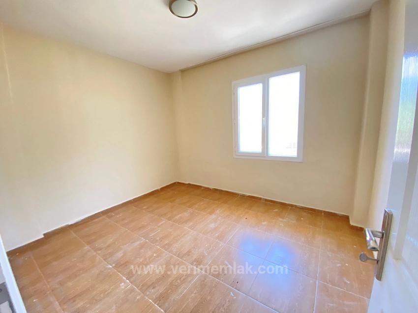 İzmir Ürkmez De Zemin Kat Denize 100M Kiralık 2+1 Daire