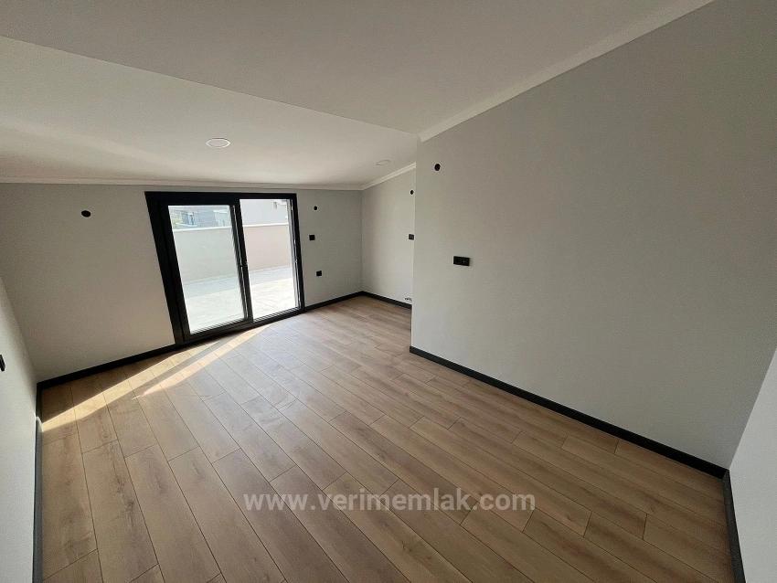 Menderes Gümüldür Denize 400Mt 3+1 Otoparklı Satılık 3+1 Villa