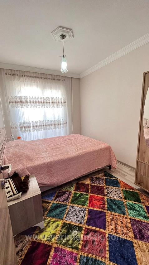 Gümüldür De, Çift Balkonlu 2+1 75 M2 Satılık Ara Kat Daire