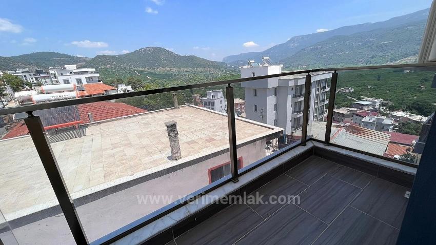 Gümüldür De, Çift Balkonlu 2+1 75 M2 Satılık Ara Kat Daire