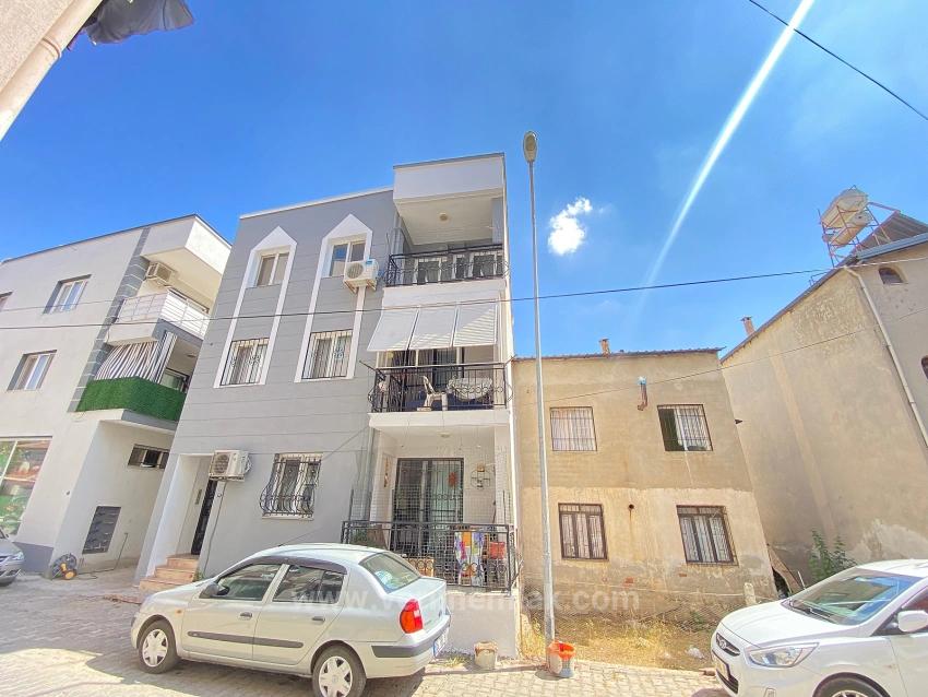 Seferihisar Ürkmez Merkez'de Plaja 200M Masrafsız 2+1 Satılık Daire