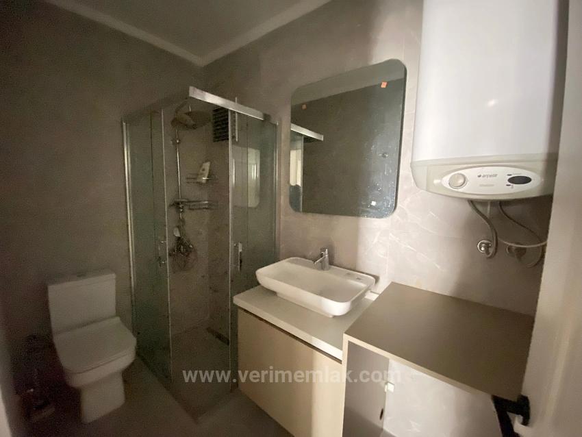 Seferihisar Erdem Tur Sitesi'nde Denize Sıfır, Havuzlu & Güvenlikli 3+1 Villa