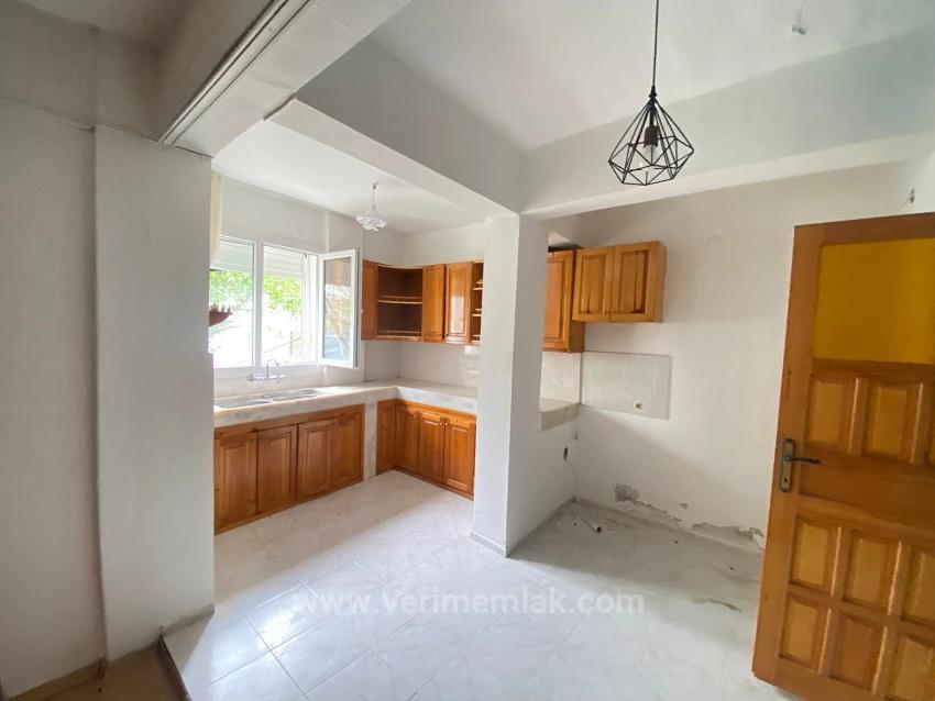 Ürkmez De Deniz Tarafında Mustakil Bahçeli Kiralık 3+1 Yazlık