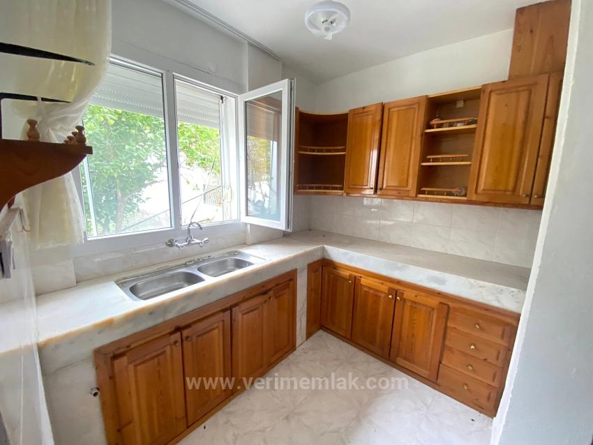 Ürkmez De Deniz Tarafında Mustakil Bahçeli Kiralık 3+1 Yazlık