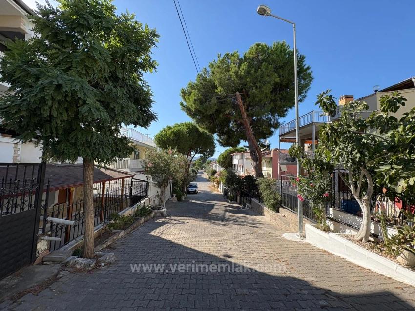 Ürkmez De Deniz Tarafın Da Bahçe Katı Satılık 3+1 Daire