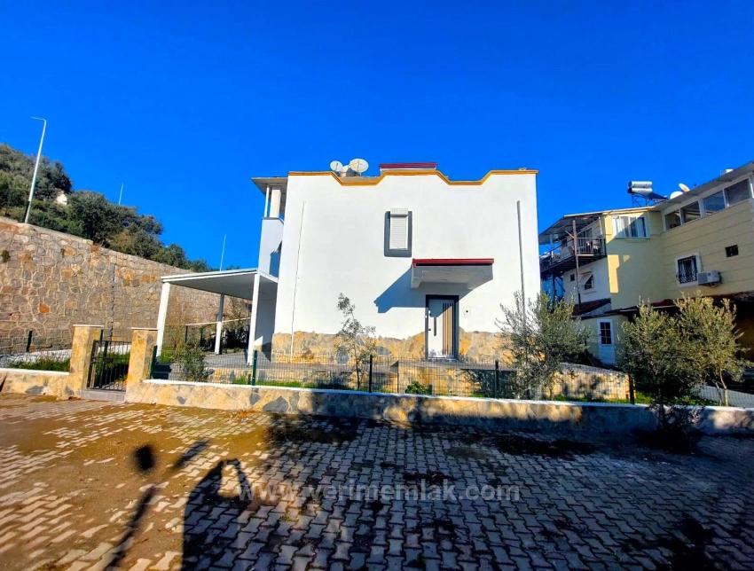 İzmir Seferihisarde 130 M2 Atatürk Mah Bahçeli Satılık 3+1 Yazlık