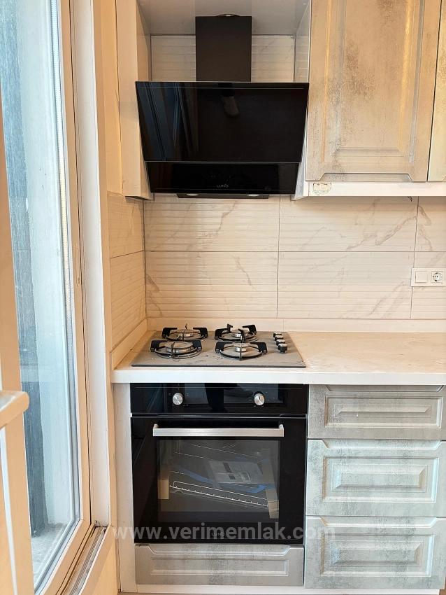 Ürkmez'de Ayrı Mutfak 130 M² 3+1 Asansörlü Satılık Daire