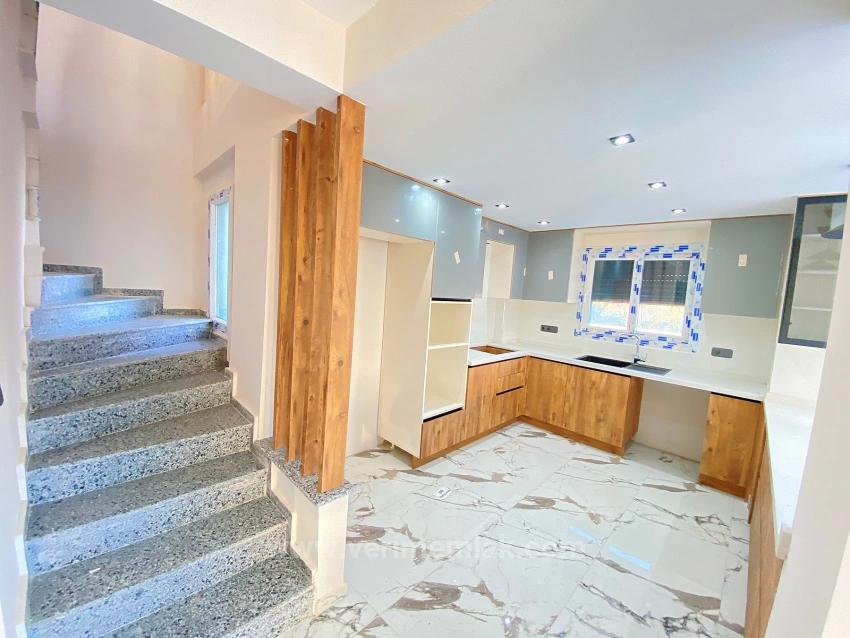 Seferihisar Kavakdere’de Modern Mimari: Müstakil Parselli 3+1 Köşe Villa