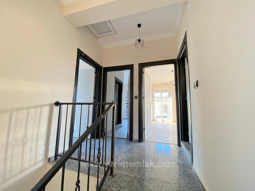 Seferihisar Kavakdere’de Modern Mimari: Müstakil Parselli 3+1 Köşe Villa