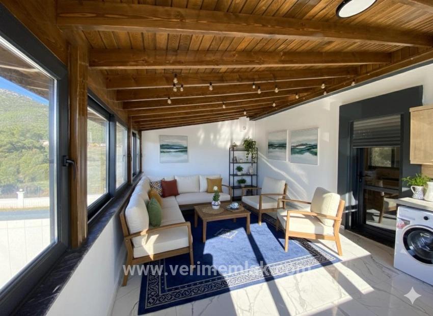 Seferihisar Kavakdere Mah. Satılık 3+2 Villa - 550 m²
