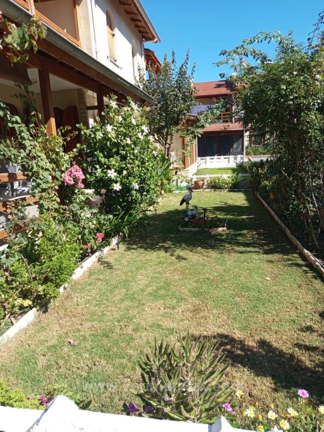 Doğanbey De Denize Sıfır Siteiçersinde Yüzme Havuzu Satılık 3+1 Villa