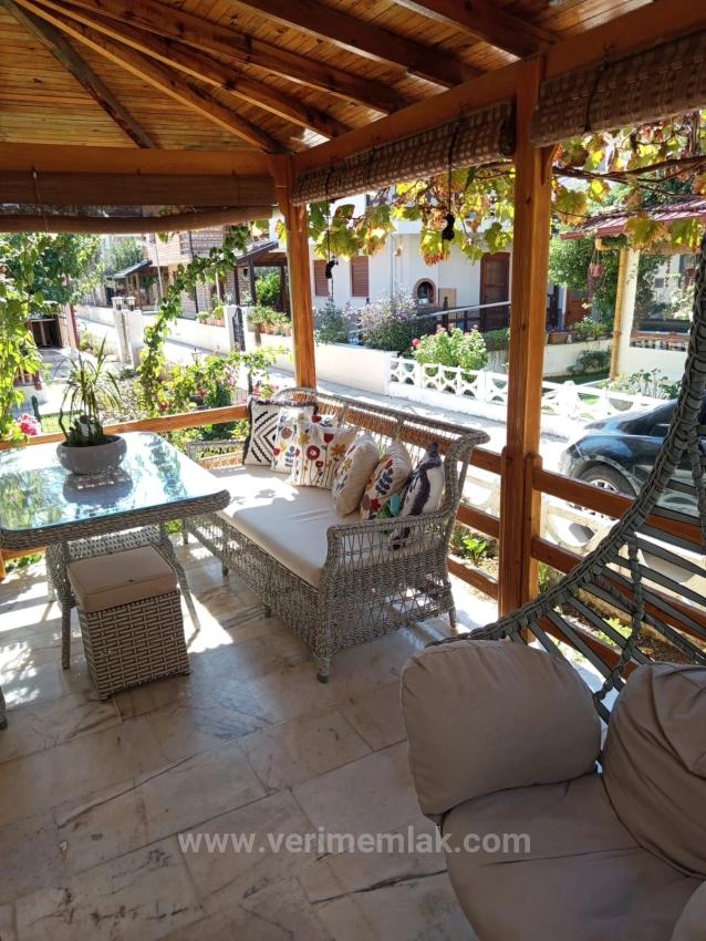 Doğanbey De Denize Sıfır Siteiçersinde Yüzme Havuzu Satılık 3+1 Villa