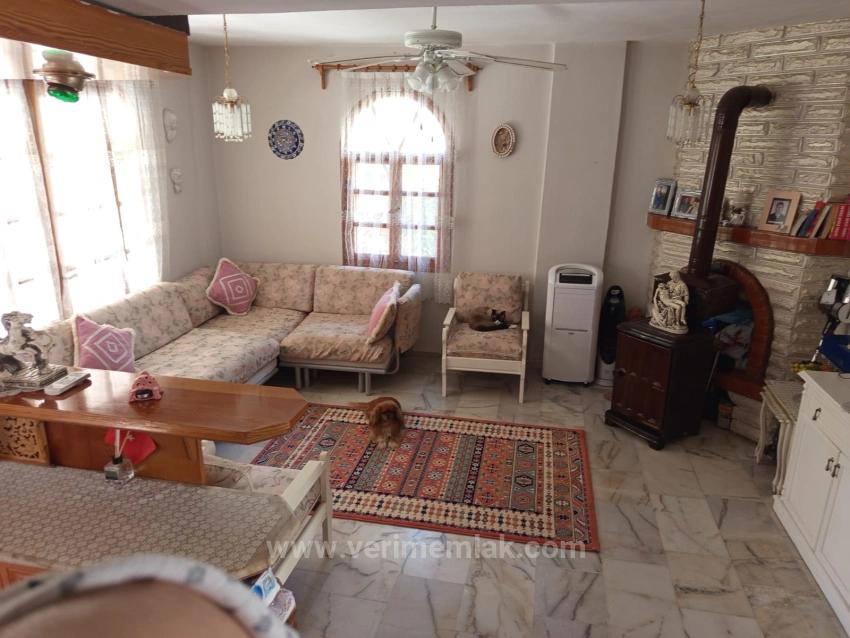 Doğanbey De Denize Sıfır Siteiçersinde Yüzme Havuzu Satılık 3+1 Villa