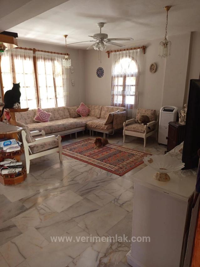 Doğanbey De Denize Sıfır Siteiçersinde Yüzme Havuzu Satılık 3+1 Villa