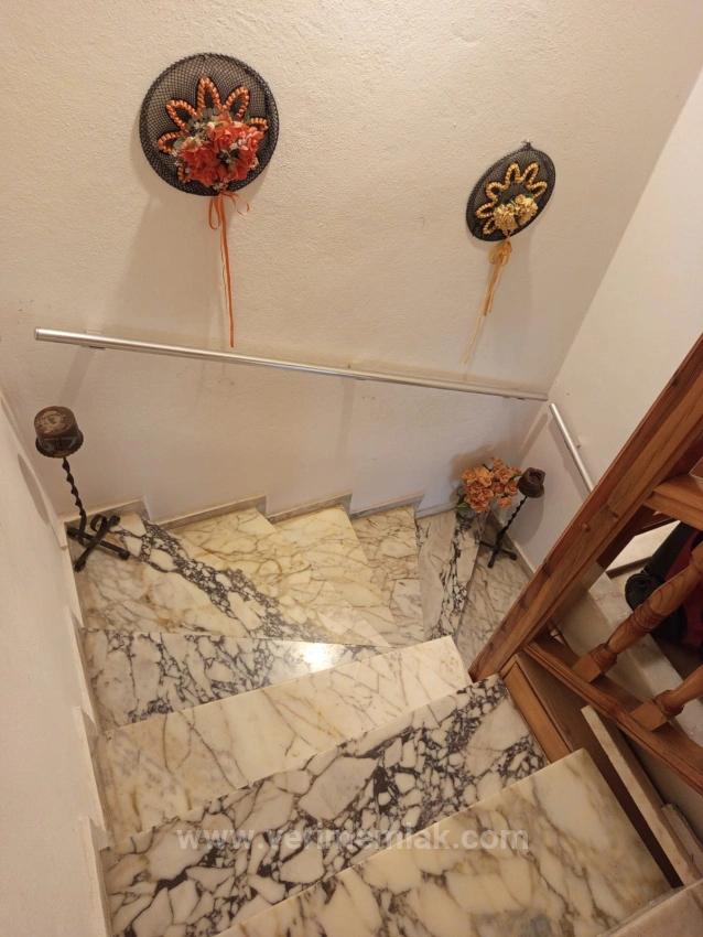 Doğanbey De Denize Sıfır Siteiçersinde Yüzme Havuzu Satılık 3+1 Villa