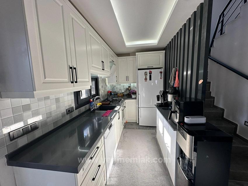 Seferihisar Atatürk Mah. Deniz Manzaralı, Modern Tasarımlı Satılık 4+1 Villa