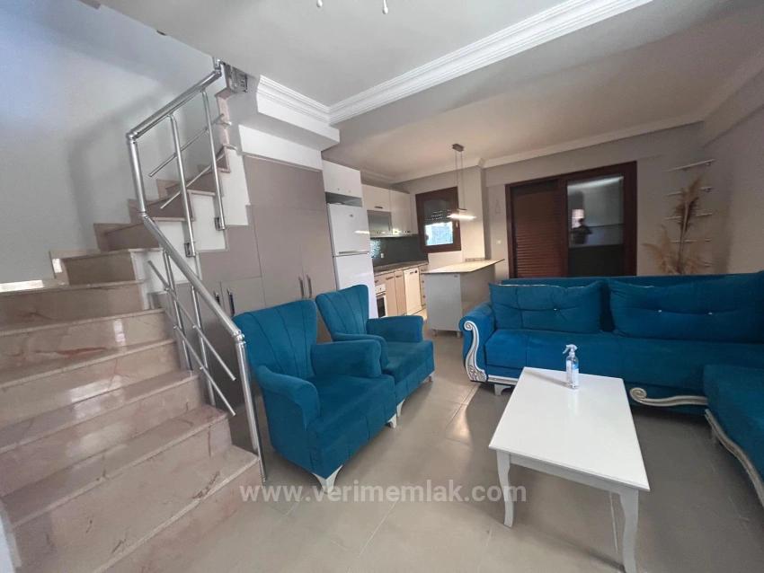 Gümüldürde Denize Sıfır Site İçerisinde Havuzlu 3+1 Villa