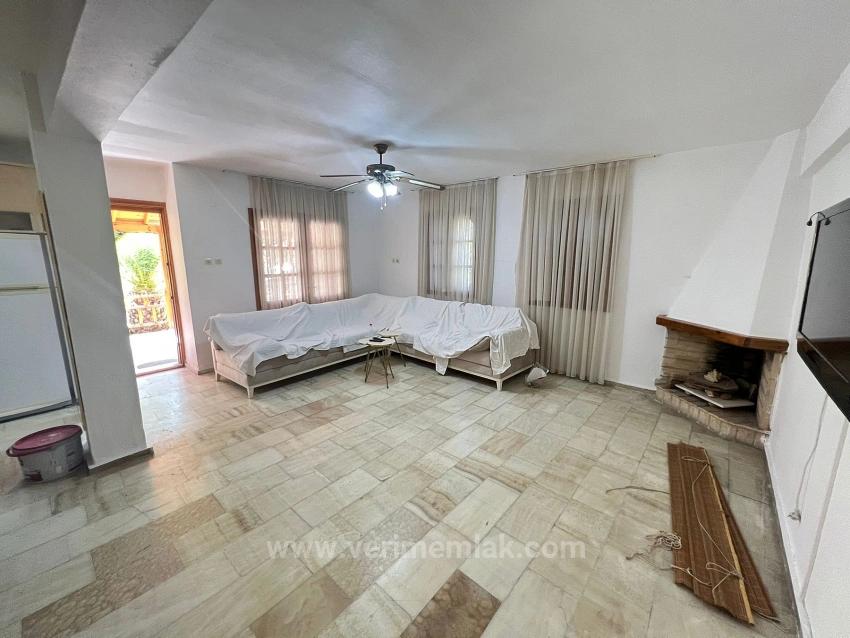 Ürkmrz De Deniz Tarafında Site İçinde Satılık 3+1 Villa