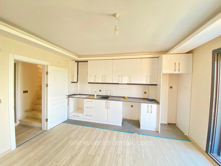 Seferihisar Akarca’da Denize Komşu, Modern Mimariyle Tasarlanmış Tam Müstakil 3+2 Villa