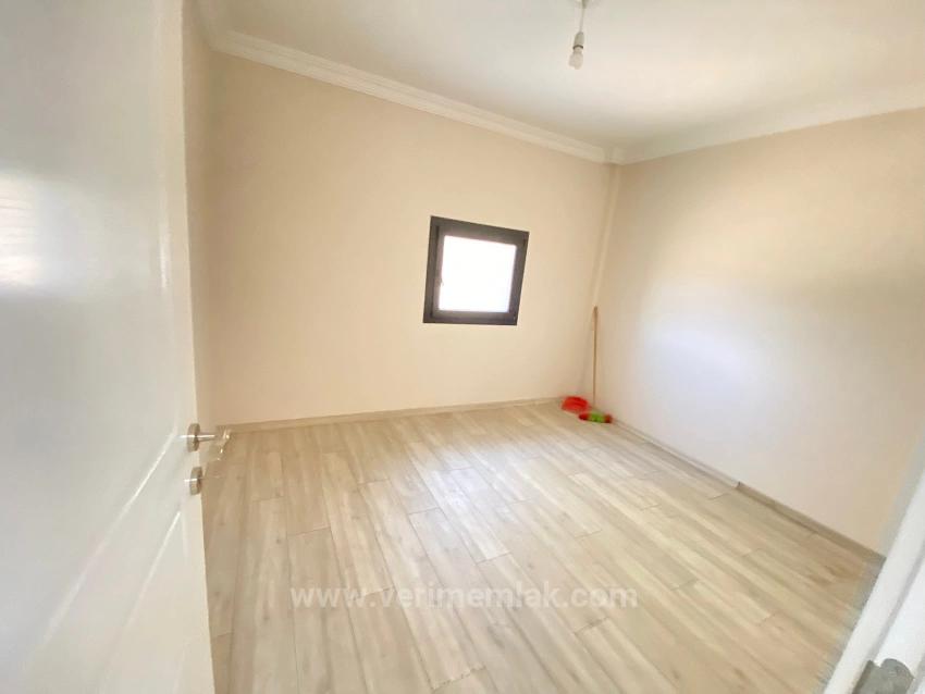 Seferihisar Akarca’da Denize Komşu, Modern Mimariyle Tasarlanmış Tam Müstakil 3+2 Villa