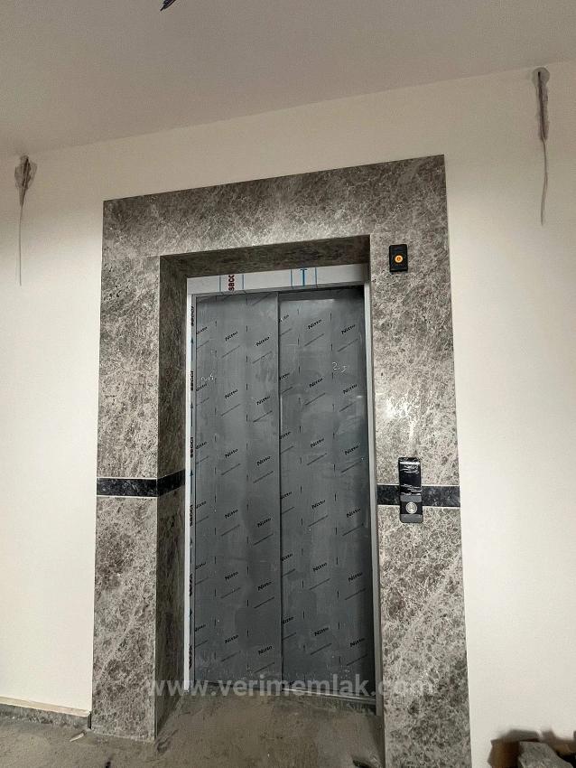 Gümüldür Denize 400Mt Tarafında 1+1 Asansörlü Daire