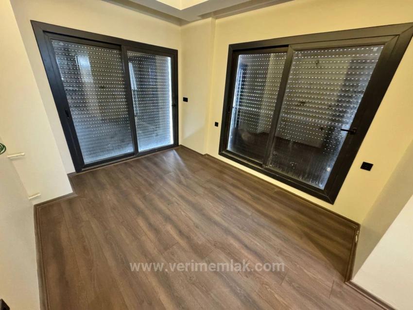 Özdere'de Deniz Tarafında Havuzlu 3+1 Lüks Yapım Özel Villa