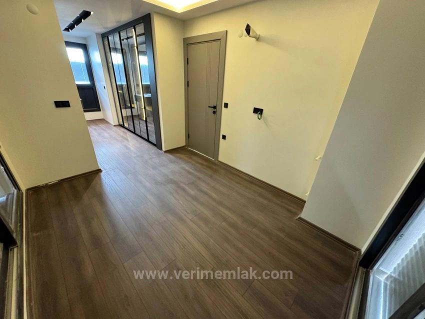 Özdere'de Deniz Tarafında Havuzlu 3+1 Lüks Yapım Özel Villa