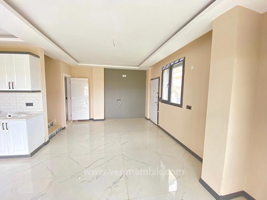 Seferihisar Cumhuriyet’te Denize Yakın, Modern Tasarımlı Köşe 3+1 Villa!